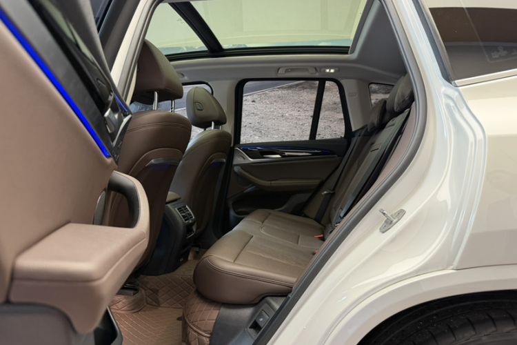Used BMW X3 2023 xDrive25i M Sport Package Interior 1