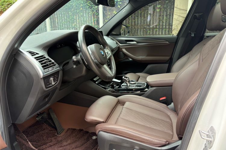 Used BMW X3 2023 xDrive30i Luxury Edition M Night Sky Package Interior 12