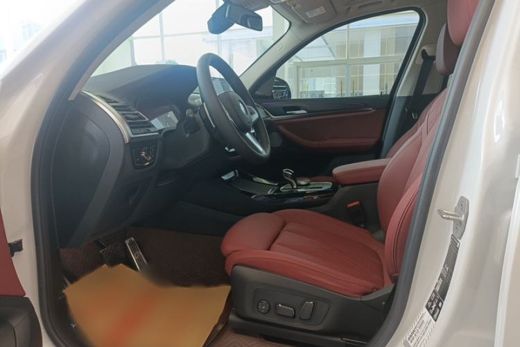 Used BMW X3 2023 Restyled xDrive30i Leading Edition M Night Sky Package Interior 2