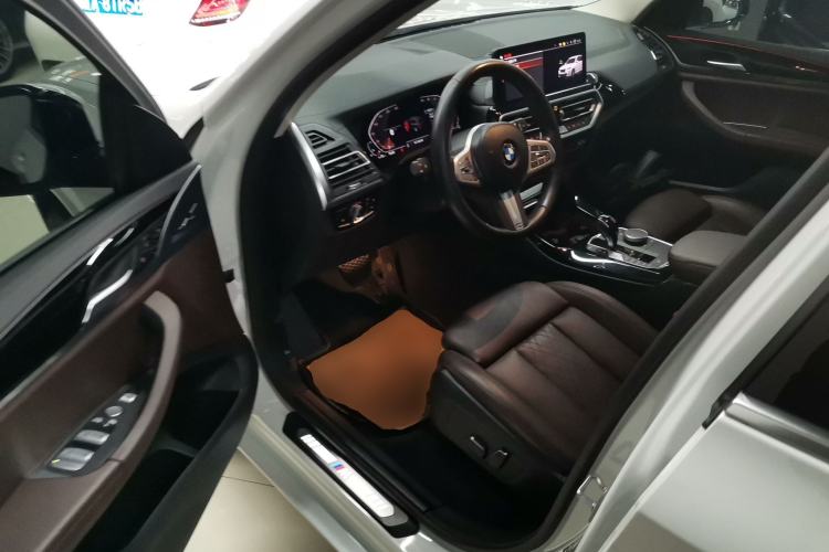 Used BMW X3 2023 xDrive25i M Sport Package Interior 3