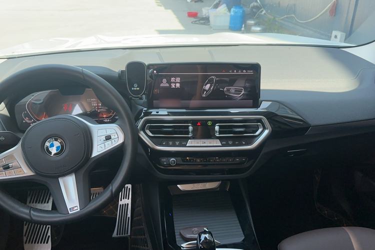 Used BMW X3 2023 xDrive25i M Sport Package Interior 3