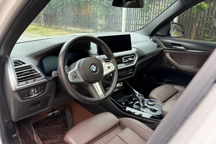 Used BMW X3 2023 xDrive30i Luxury Edition M Night Sky Package Interior 4