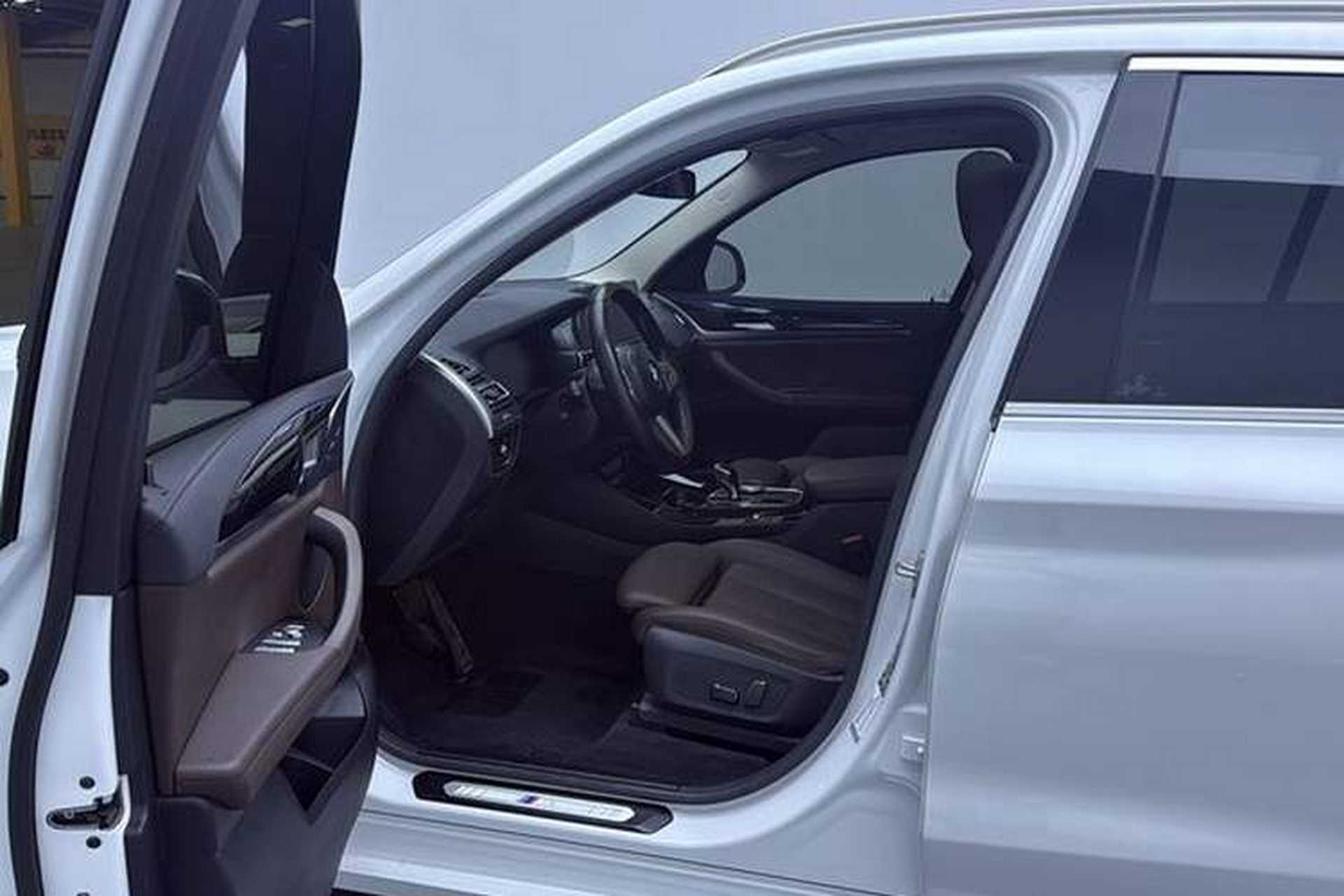 Used BMW X3 2023 xDrive25i M Sport Package Interior 4