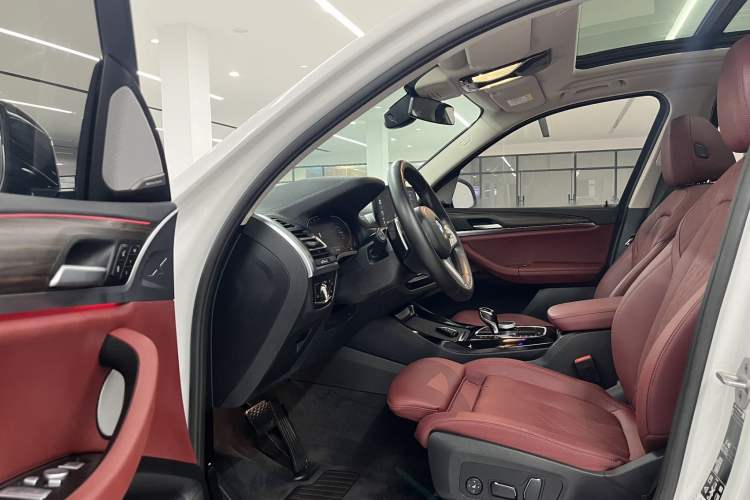 Used BMW X3 2023 Restyled xDrive30i Leading Edition M Night Sky Package Interior 4