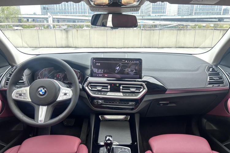 Used BMW X3 2023 xDrive25i M Sport Package Interior 6