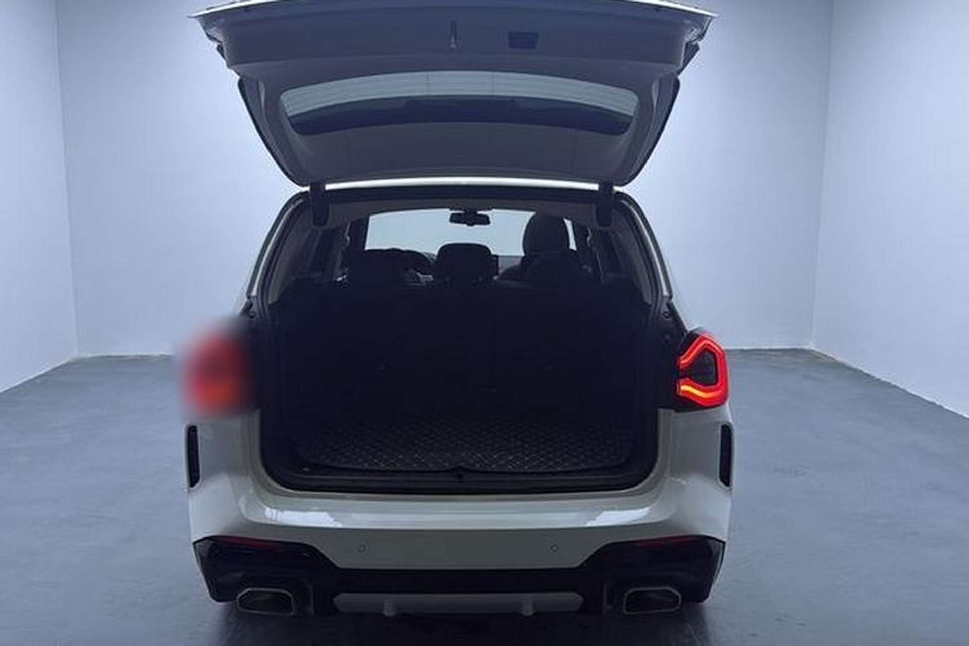 Used BMW X3 2023 xDrive25i M Sport Package Interior 7