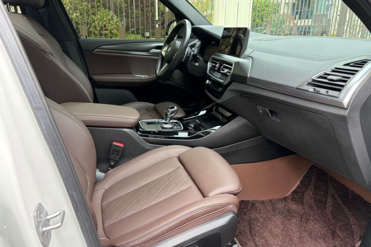 Used BMW X3 2023 xDrive30i Luxury Edition M Night Sky Package Interior 8