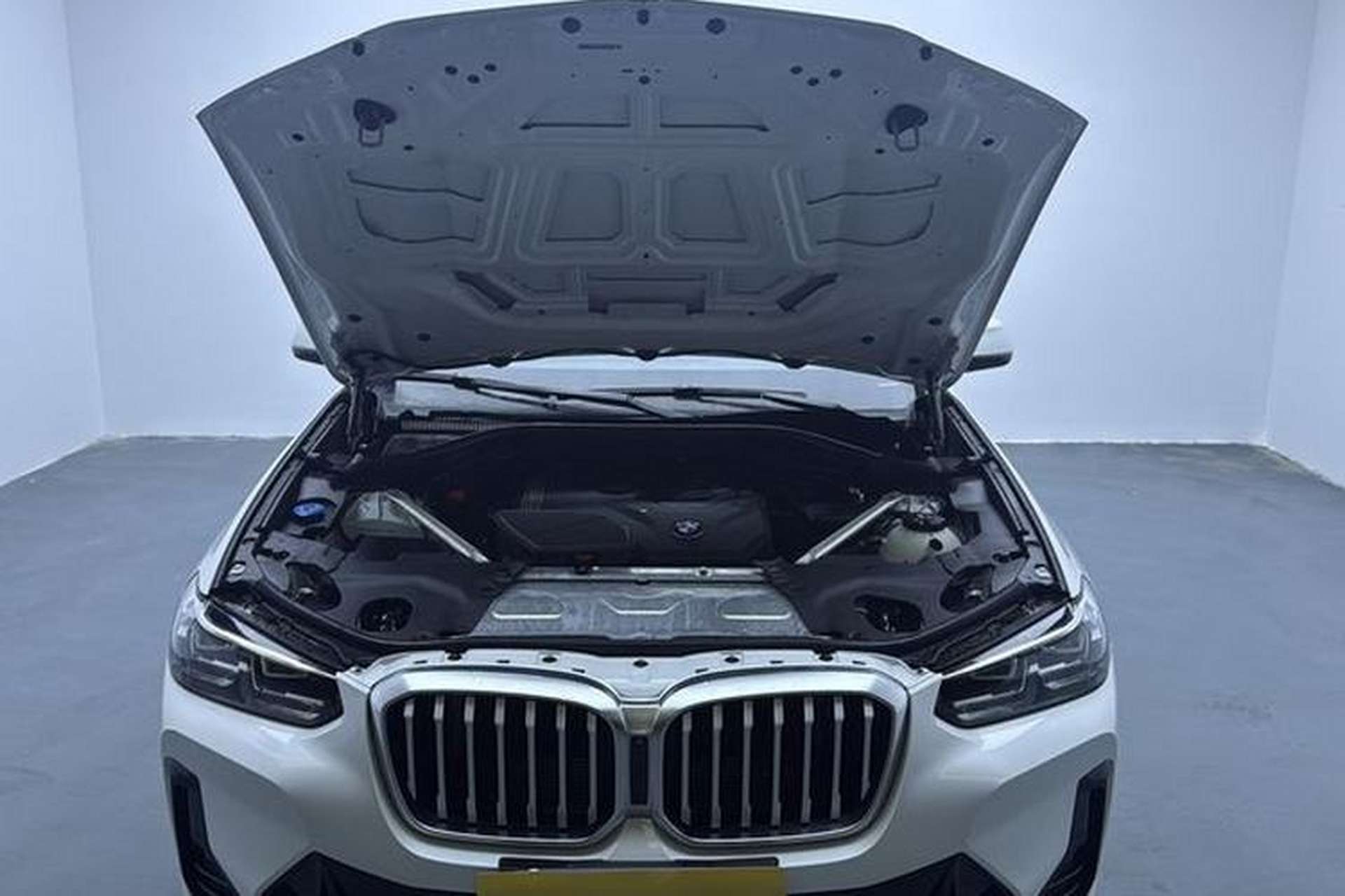 Used BMW X3 2023 xDrive25i M Sport Package Interior 8