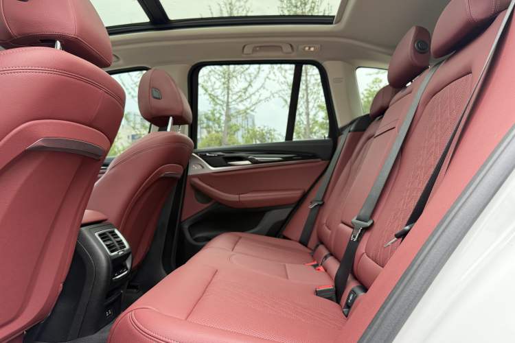Used BMW X3 2023 xDrive25i M Sport Package Interior 8