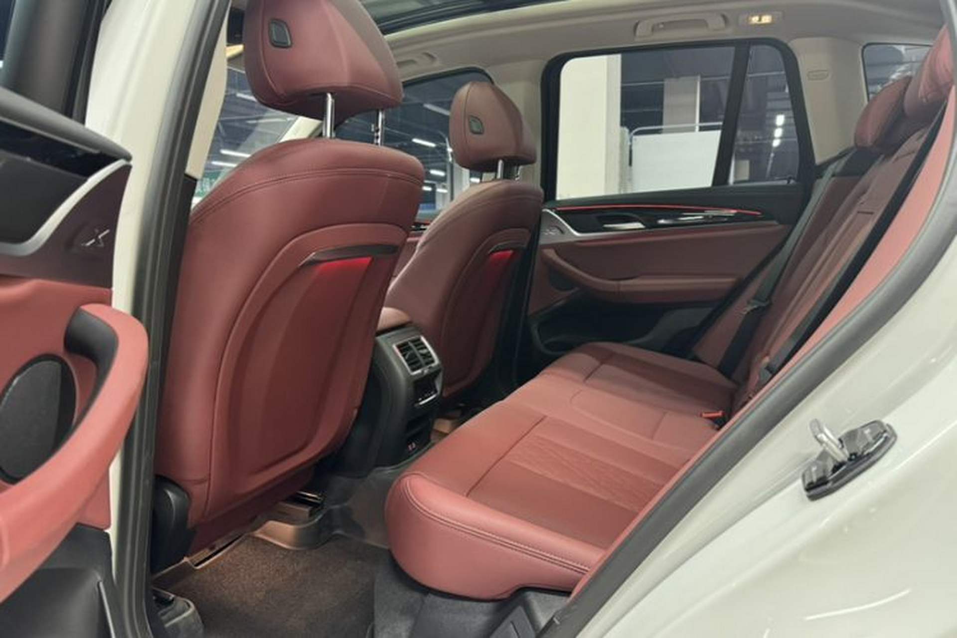 Used BMW X3 2023 xDrive25i M Sport Package Interior 9