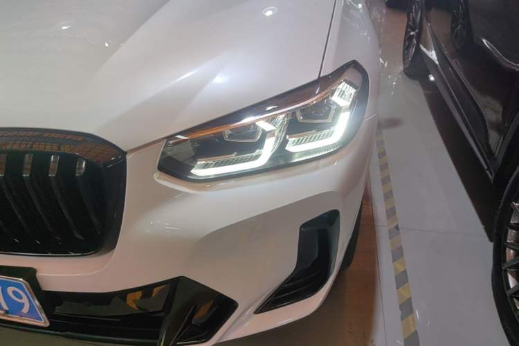 Used BMW X3 2023 Restyled xDrive30i Leading Edition M Night Sky Package Left Front Headlight