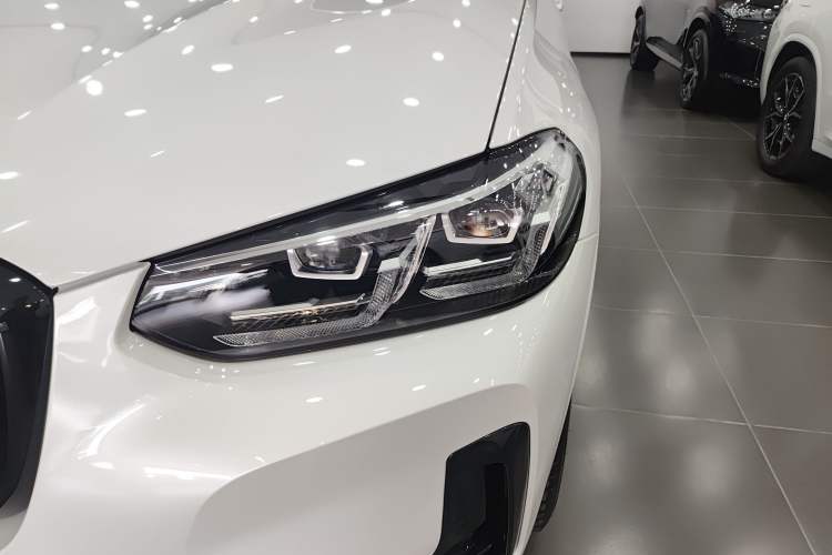 Used BMW X3 2023 Restyled xDrive30i Leading Edition M Night Sky Package Left Front Headlight