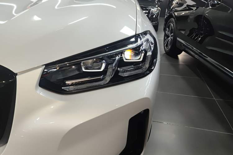 Used BMW X3 2023 Restyled xDrive30i Leading Edition M Night Sky Package Left Front Headlight