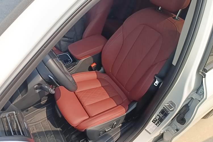 Used BMW X3 2023 Restyled xDrive30i Leading Edition M Night Sky Package Left Front Seat