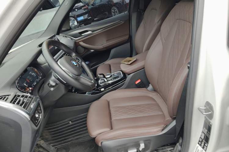 Used BMW X3 2023 xDrive30i Luxury Edition M Night Sky Package Left Front Seat