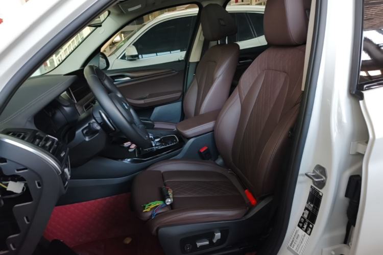 Used BMW X3 2023 xDrive30i Leading Model M Night Edition Package Left Front Seat