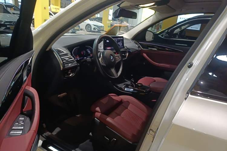 Used BMW X3 2023 xDrive25i M Sport Package Left Front Seat