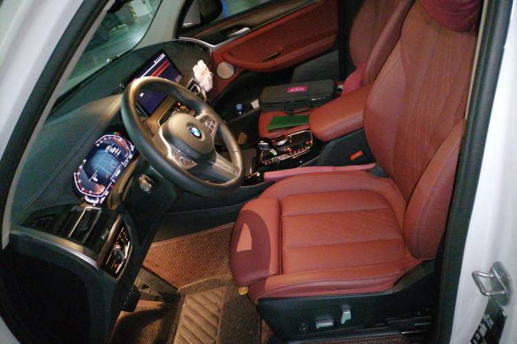 Used BMW X3 2023 xDrive30i Luxury Edition M Night Sky Package Left Front Seat