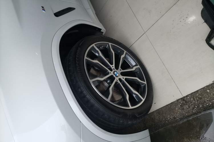 Used BMW X3 2023 xDrive30i Leading Model M Night Edition Package Left Front Wheel Hub
