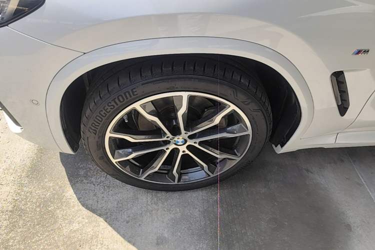 Used BMW X3 2023 xDrive30i Leading Model M Night Edition Package Left Front Wheel Hub