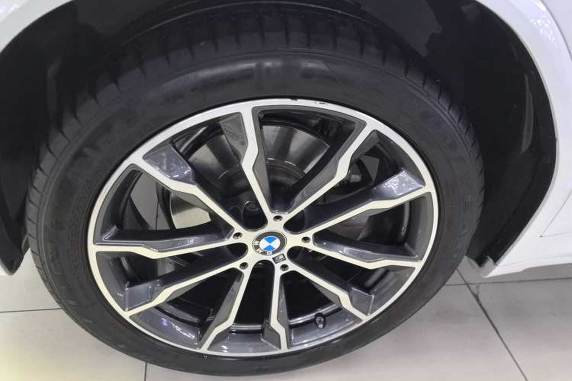 Used BMW X3 2023 Restyled xDrive30i Leading Edition M Night Sky Package Left Front Wheel Hub