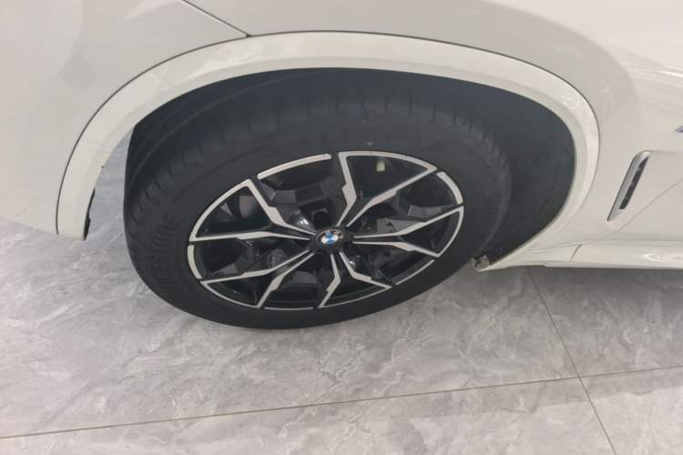 Used BMW X3 2023 xDrive25i M Sport Package Left Front Wheel Hub