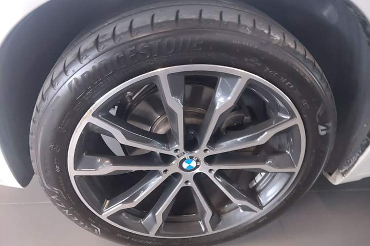 Used BMW X3 2023 xDrive30i Leading Model M Night Edition Package Left Front Wheel Hub