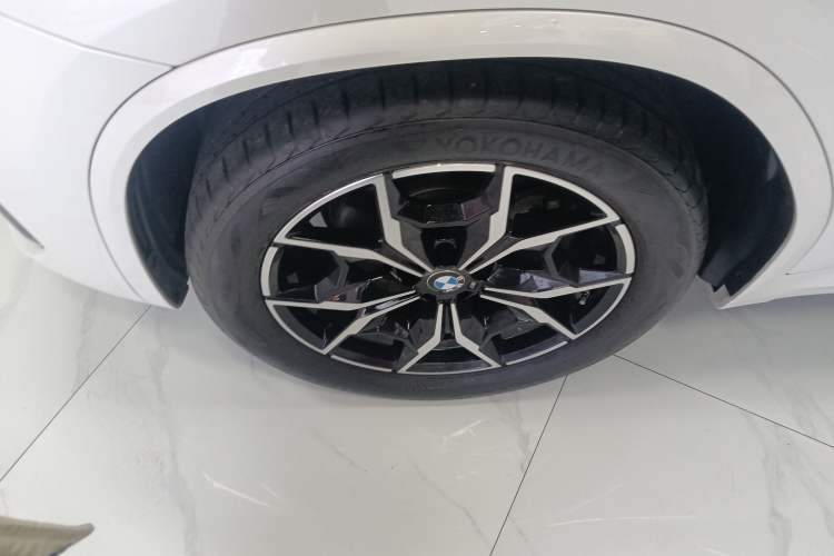 Used BMW X3 2023 xDrive25i M Sport Package Left Front Wheel Hub