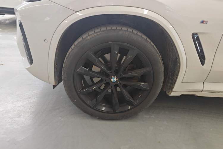 Used BMW X3 2023 xDrive30i Luxury Edition M Night Sky Package Left Front Wheel Hub