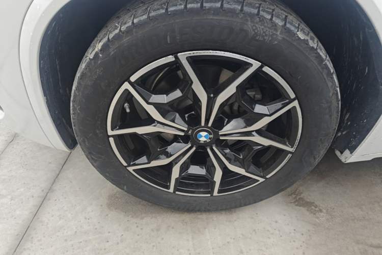 Used BMW X3 2023 xDrive25i M Sport Package Left Front Wheel Hub