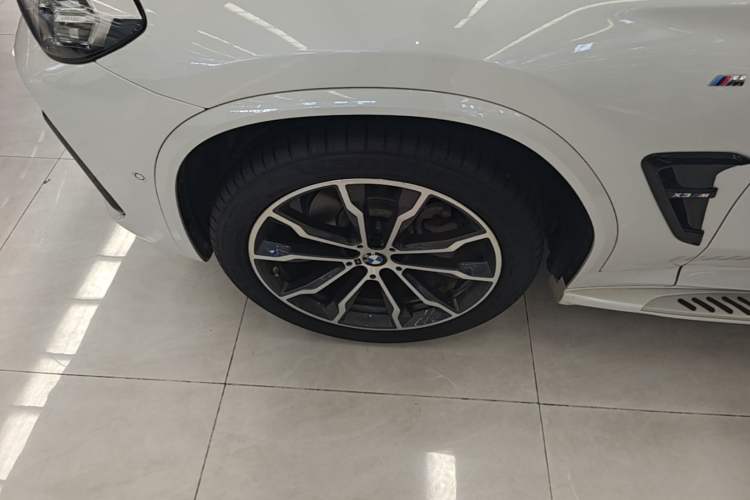 Used BMW X3 2023 Restyled xDrive30i Leading Edition M Night Sky Package Left Front Wheel Hub