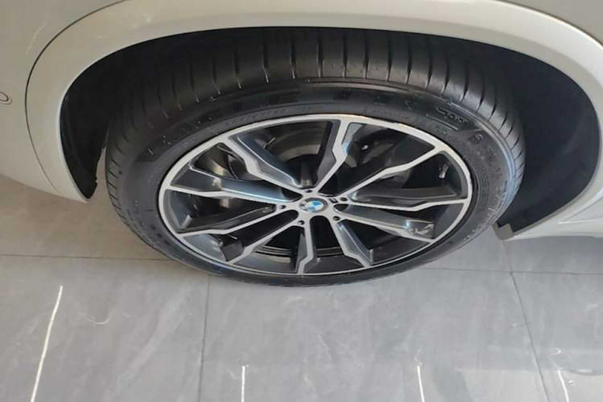 Used BMW X3 2023 Restyled xDrive30i Leading Edition M Night Sky Package Left Front Wheel Hub
