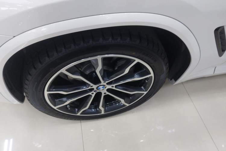 Used BMW X3 2023 xDrive30i Leading Model M Night Edition Package Left Front Wheel Hub