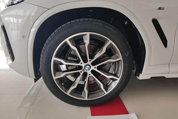 Used BMW X3 2023 xDrive30i Leading Model M Night Edition Package Left Front Wheel Hub