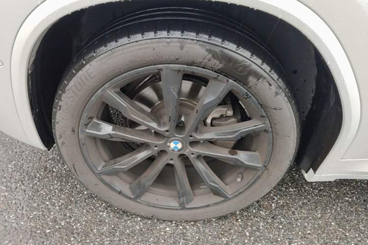 Used BMW X3 2023 xDrive30i Luxury Edition M Night Sky Package Left Front Wheel Hub