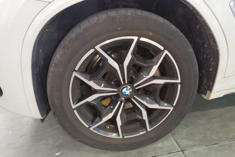 Used BMW X3 2023 xDrive25i M Sport Package Left Front Wheel Hub