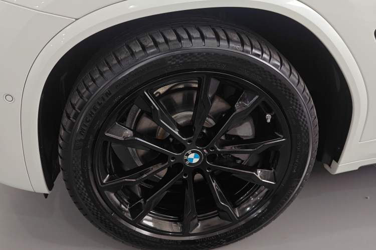 Used BMW X3 2023 xDrive30i Luxury Edition M Night Sky Package Left Front Wheel Hub