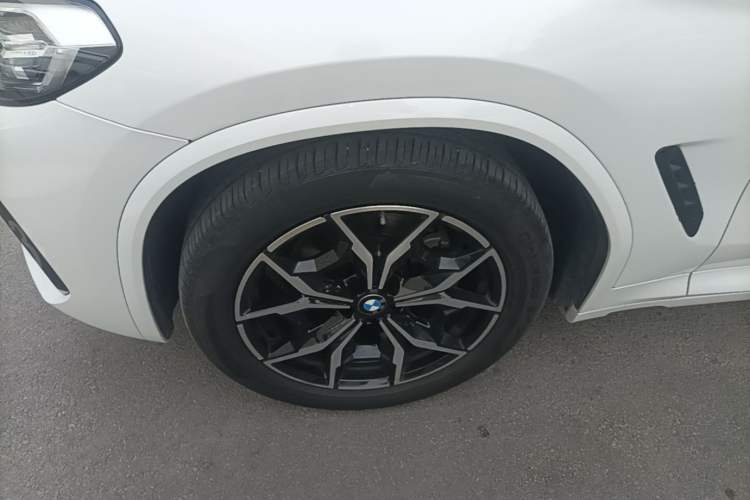 Used BMW X3 2023 xDrive25i M Sport Package Left Front Wheel Hub