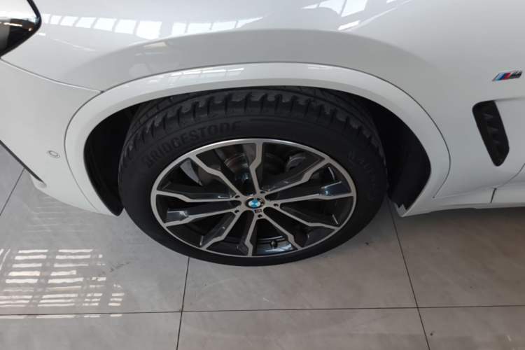 Used BMW X3 2023 xDrive30i Leading Model M Night Edition Package Left Front Wheel Hub