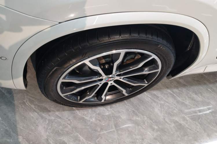 Used BMW X3 2023 xDrive30i Leading Model M Night Edition Package Left Front Wheel Hub