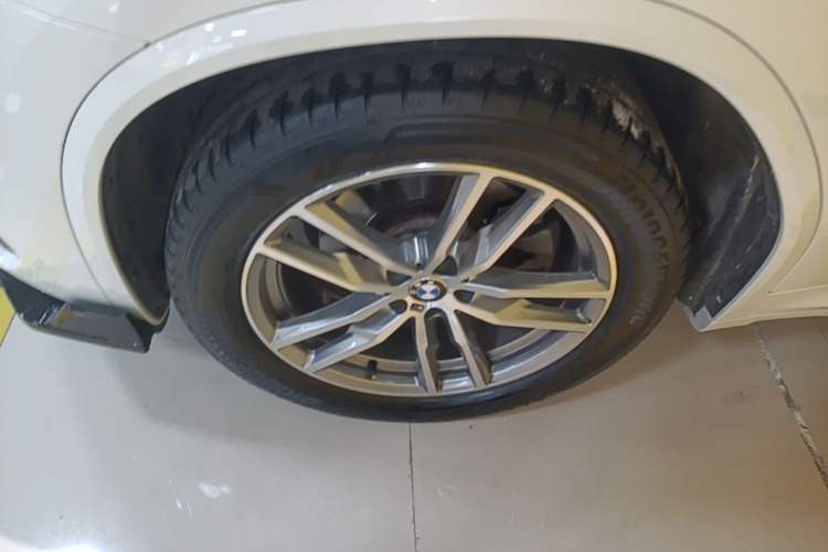 Used BMW X3 2023 xDrive25i M Sport Package Left Front Wheel Hub
