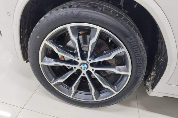 Used BMW X3 2023 Restyled xDrive30i Leading Edition M Night Sky Package Left Front Wheel Hub