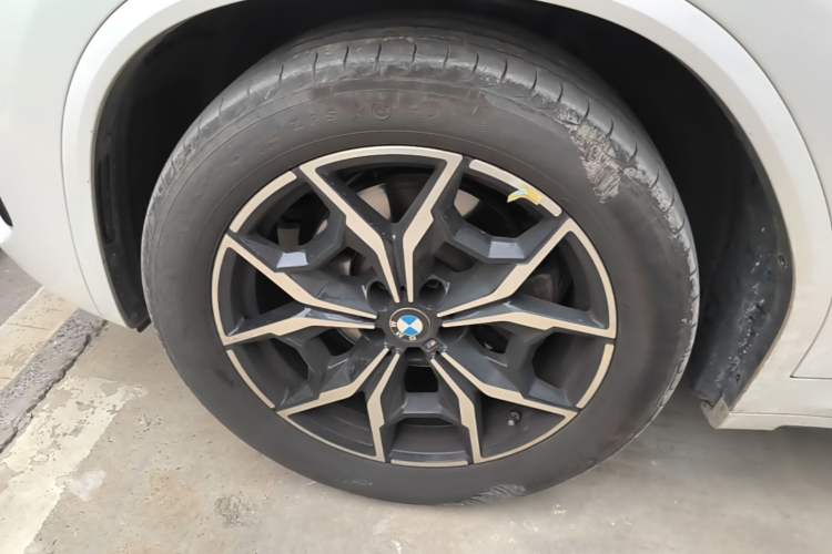 Used BMW X3 2023 xDrive25i M Sport Package Left Front Wheel Hub