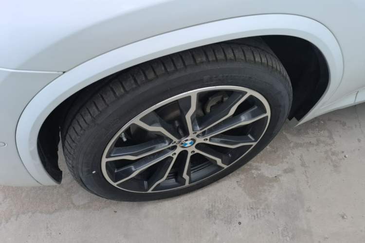 Used BMW X3 2023 xDrive30i Leading Model M Night Edition Package Left Front Wheel Hub