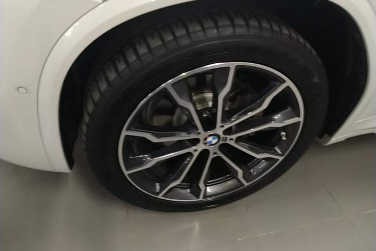 Used BMW X3 2023 xDrive30i Leading Model M Night Edition Package Left Front Wheel Hub