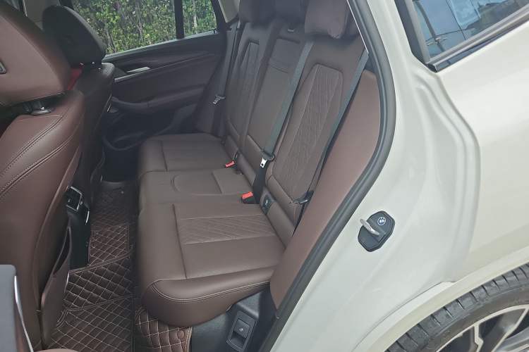Used BMW X3 2023 xDrive30i Leading Model M Night Edition Package Left Rear Seat