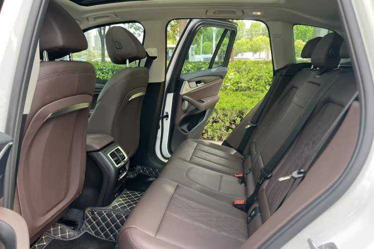 Used BMW X3 2023 Restyled xDrive30i Leading Edition M Night Sky Package Left Rear Seat