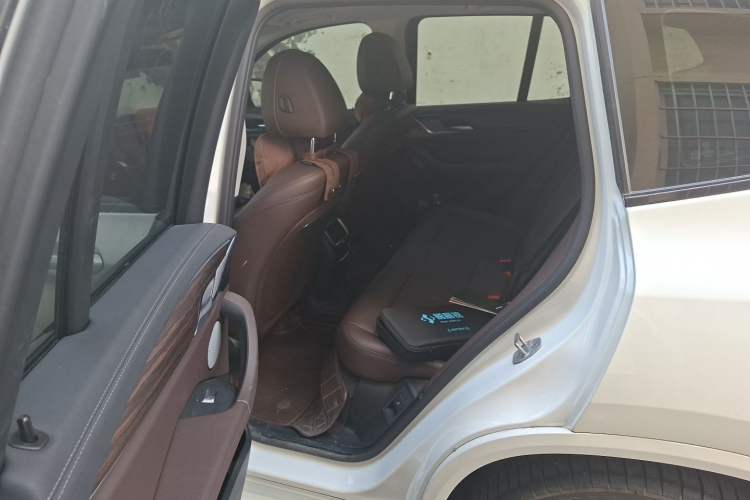 Used BMW X3 2023 xDrive30i Luxury Edition M Night Sky Package Left Rear Seat