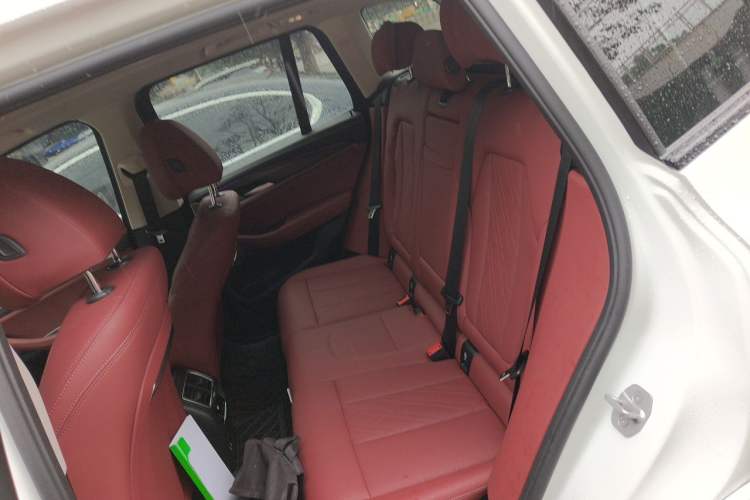 Used BMW X3 2023 Restyled xDrive30i Leading Edition M Night Sky Package Left Rear Seat