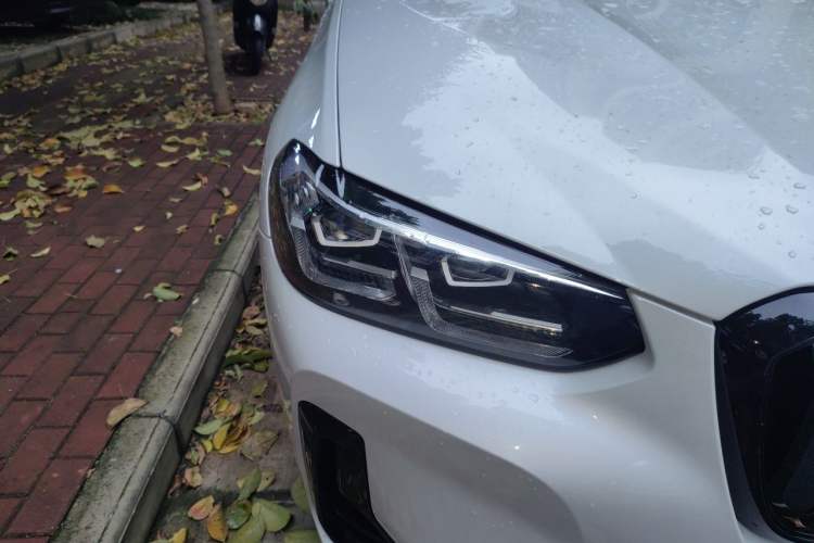 Used BMW X3 2023 Restyled xDrive30i Leading Edition M Night Sky Package Right Front Headlight